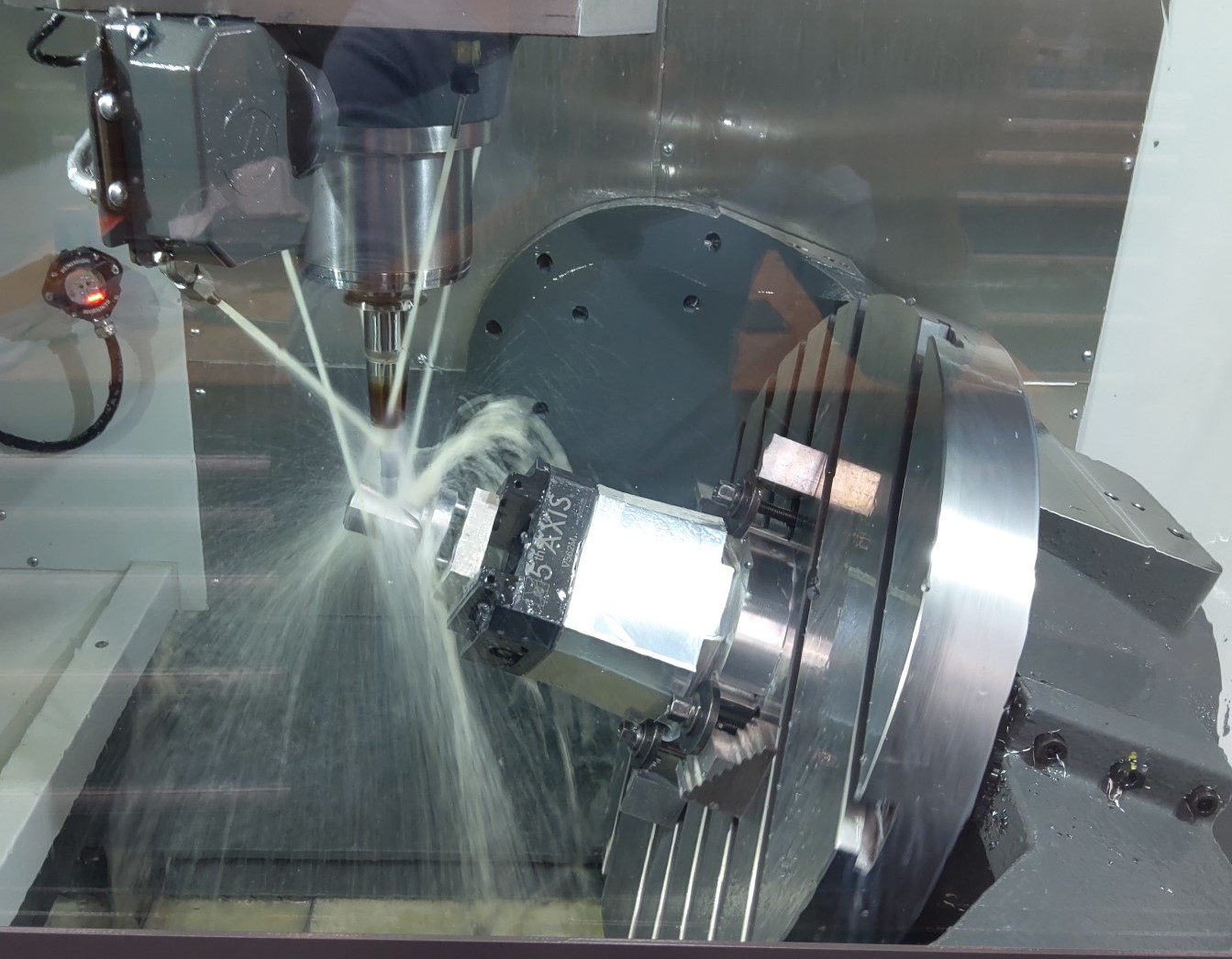 SEFI Tarnos Machine � commande num�rique 5 axes